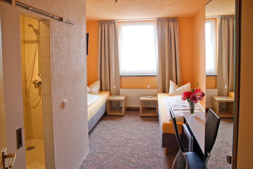 Hotel-Pension Gruene Linde Delitzsch Pokój zdjęcie
