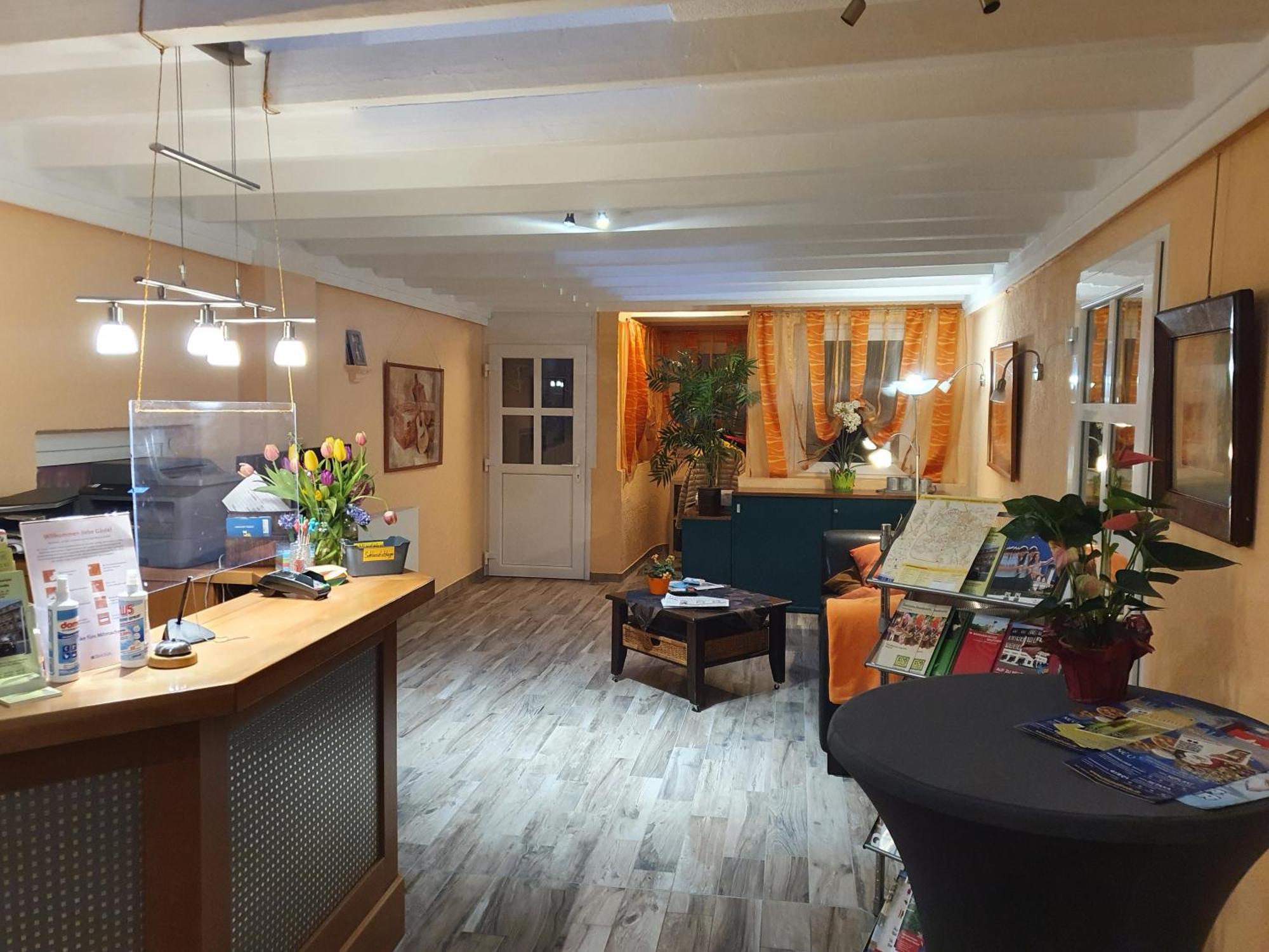 Hotel-Pension Gruene Linde Delitzsch Zewnętrze zdjęcie