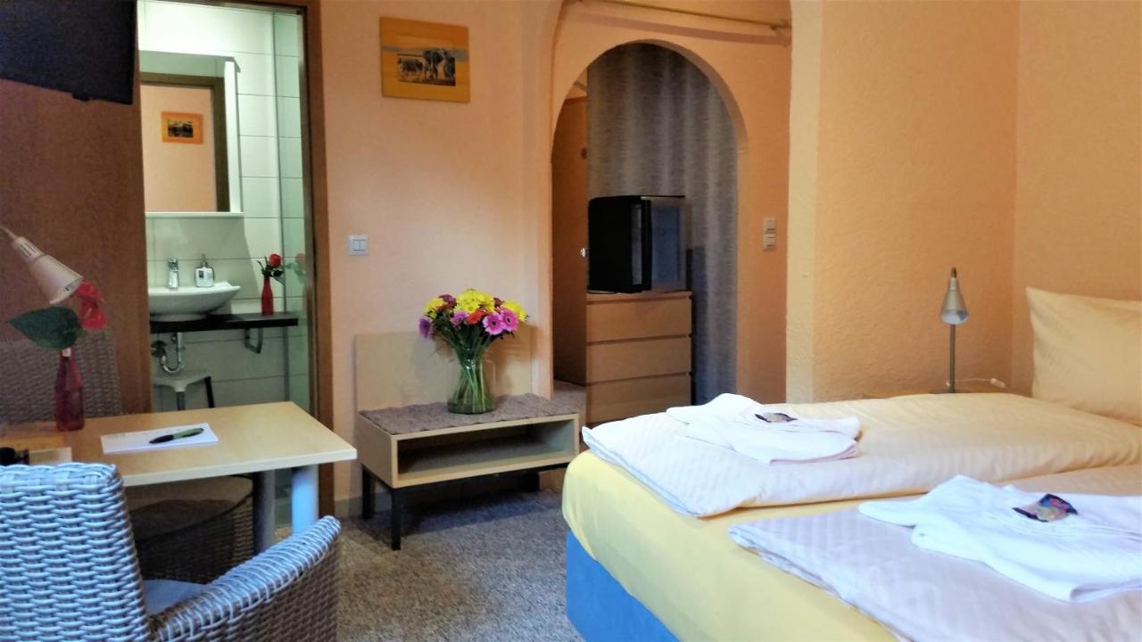 Hotel-Pension Gruene Linde Delitzsch Zewnętrze zdjęcie