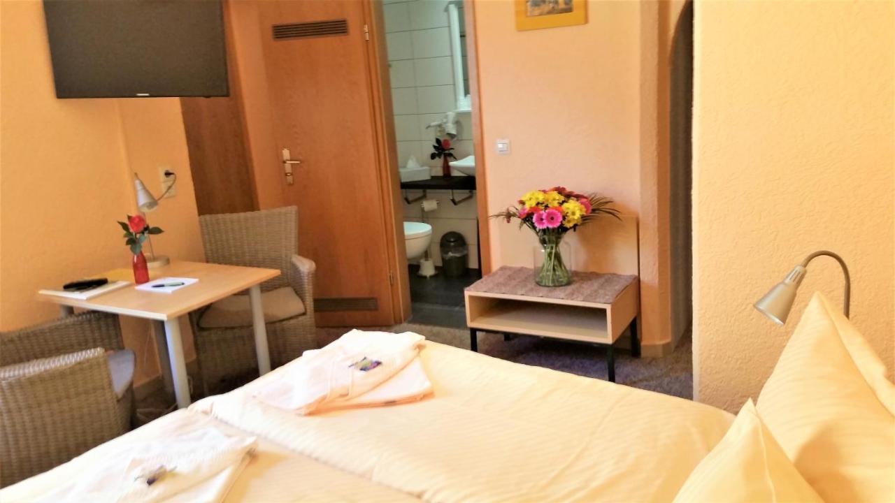 Hotel-Pension Gruene Linde Delitzsch Zewnętrze zdjęcie